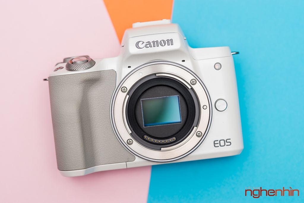 Trên tay máy ảnh không gương lật Canon EOS M50: lấy nét nhanh, quay video 4k ảnh 2