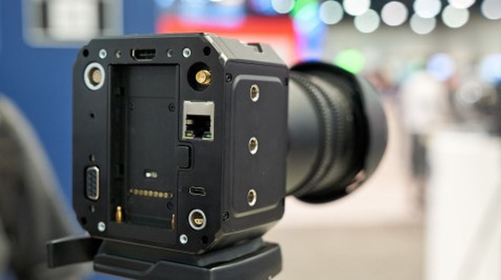 Z-Cam giới thiệu máy quay E2 với khả năng quay 4K 120fps 10bit tại NAB 2018 ảnh 3