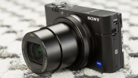 Sony nâng cấp RX100 V với bộ xử lý nhanh hơn và tính năng đời mới
