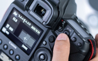 Canon ra mắt Firmware update 1DX Mark III sửa lỗi lock-up trên OVF & thêm khả năng quay 23.98p