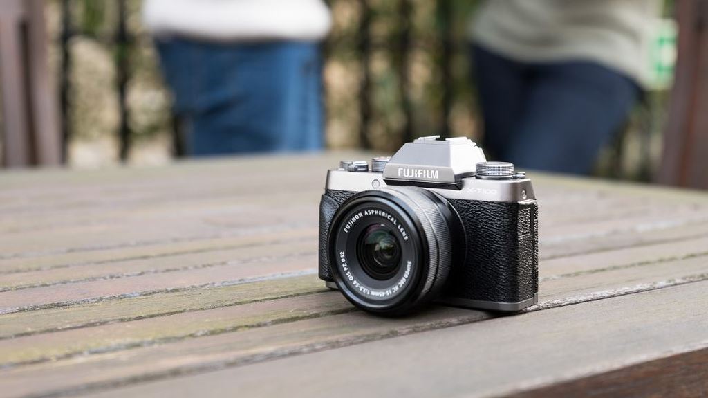 Máy ảnh Fujifilm X-T100 ra mắt: màn hình xoay lật, cảm biến 24,2MP ảnh 2