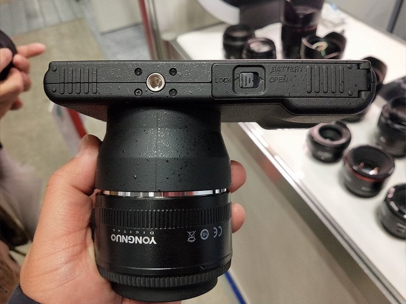 Đang tải Yongnuo-YN450-4G-mirrorless-camera3.jpg&hellip;
